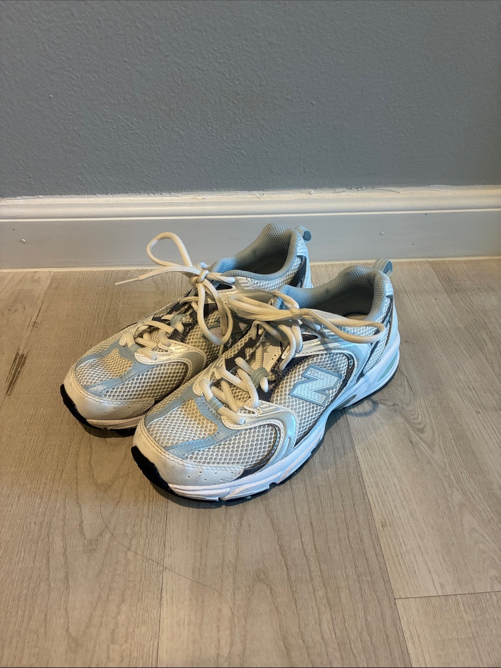 New Balance Women's White and Light Gray Athletic Running Shoes